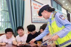 安徽颍上：交通平安进校园 护航学子新学 