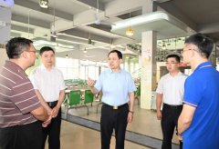 严允正在奉新县调研督导群众身边不正之风和问